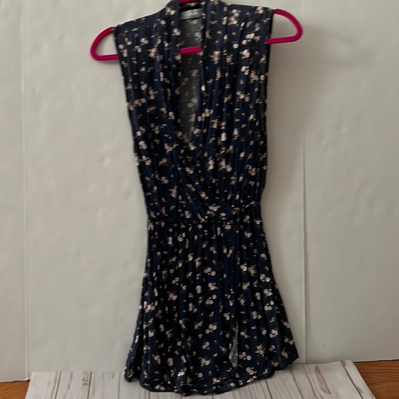 love Dresses & Skirts - Love sleeveless navy dress S/M